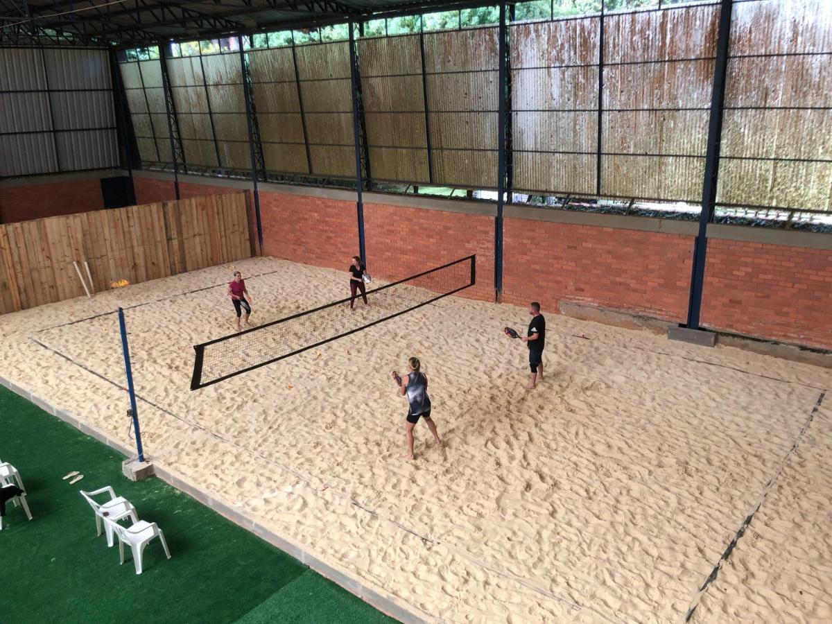 Estalagem Vila Suzana - Quadra De Beach Tennis Indoor Канела Экстерьер фото